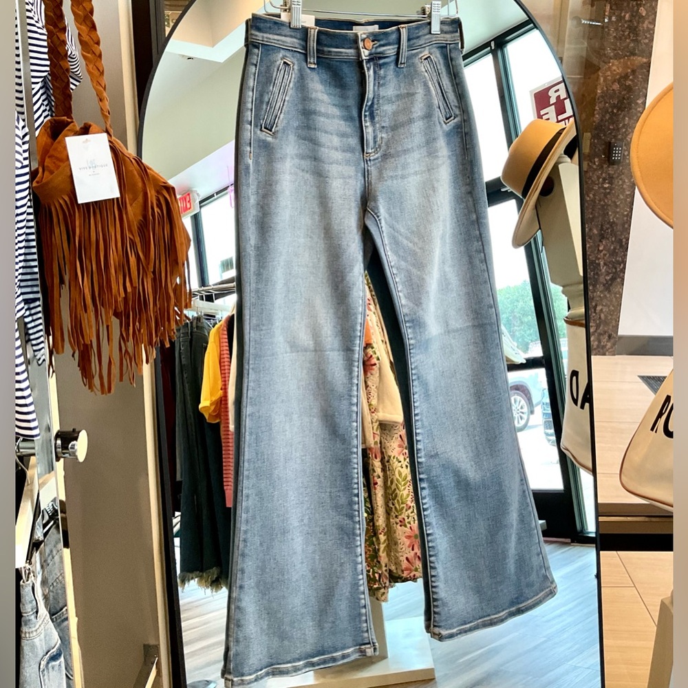 Med Light Slim Boot-Cut Jeans